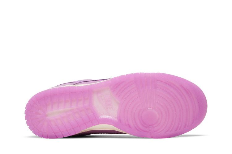 Dunk Low PRM MF Rush Fuchsia - DV7415-500