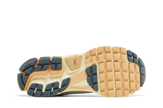 Zoom Vomero 5 Summit White Pure Platinum - FJ2028-101