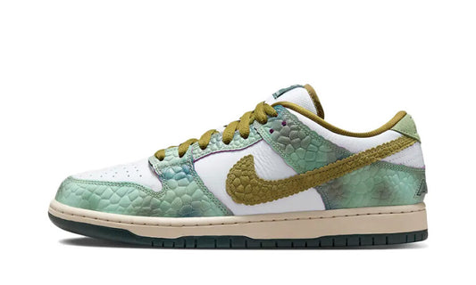 SB Dunk Low Alexis Sablone Chameleon