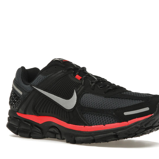 Zoom Vomero 5 Black Metallic University Red - HV2527-002