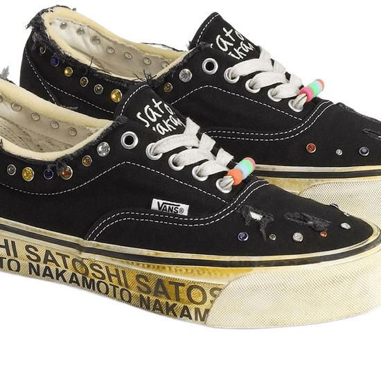 OTW Era 95 Satoshi Nakamoto Round Lucky Charm - VN000EFEBLK