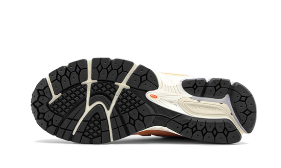 New Balance 2002R Sweet Caramel - M2002RHM