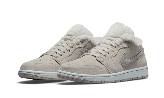 Air Jordan Air Jordan 1 Low SE Sherpa Fleece - DO0750-002