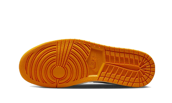 Air Jordan Air Jordan 1 Retro High OG Yellow Toe - 555088-711 / 575441-711