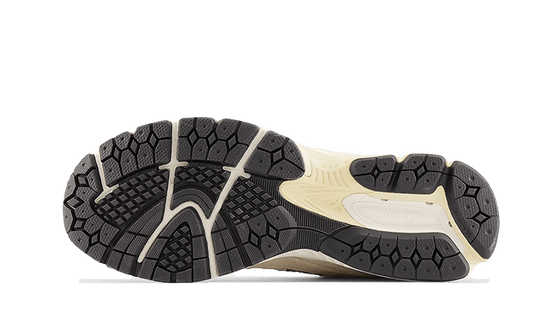 New Balance 2002R Calm Taupe - M2002RCC