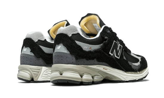 New Balance 2002R Protection Pack Black - M2002RDJ
