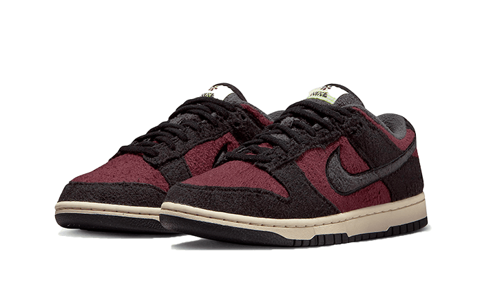 Nike Dunk Low SE Fleece Burgundy Crush - DQ7579-600