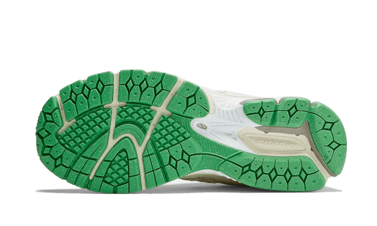 New Balance 2002R GANNI Turtledove - M2002RGC