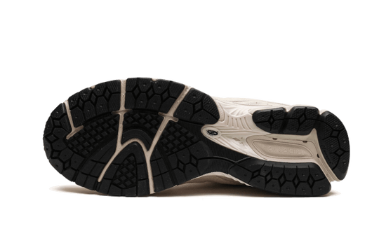 New Balance 2002R Light Bone Aluminium - ML2002RE