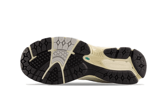 New Balance 2002R Sea Salt Vintage Teal - M2002RVD