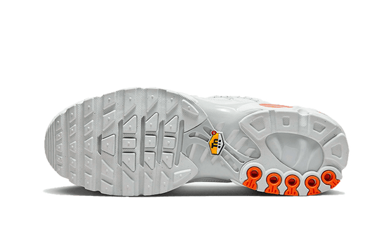 ✓ Nike Air Max Plus Utility White Safety Orange (FJ4232-100