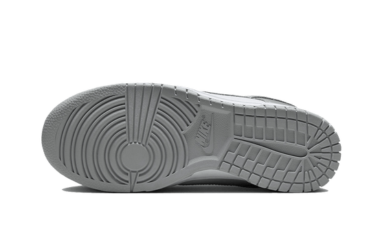 Nike Dunk Low Metallic Silver - FV1311-100