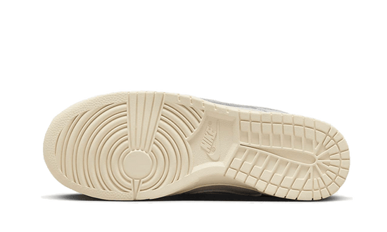 Nike Dunk Low Premium Light Orewood Brown - DZ2538-100