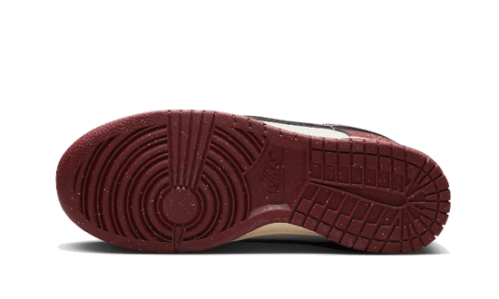 Nike Dunk Low SE Sail Team Red - DV1160-101