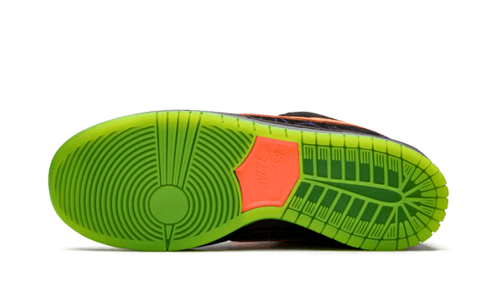 Nike SB Dunk Low "Night of Mischief" - BQ6817-006